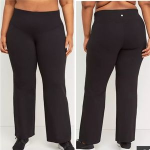 Livi yoga pants with smoothing control tech